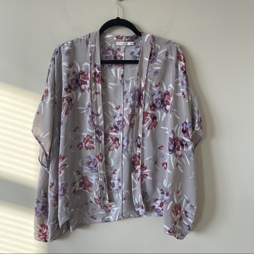 ARITIZA “Talula” Cosmia Floral Kimono